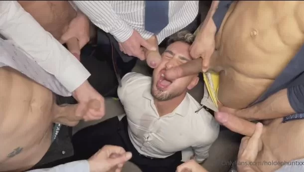 Holden Hunt – Marco Polo Gangbang Part 1